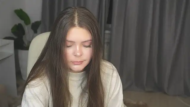 AdelinaIbraham online show from 10-28-25, 03:44