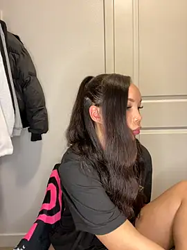 nikkiloveee online show from 12-03-25, 05:52