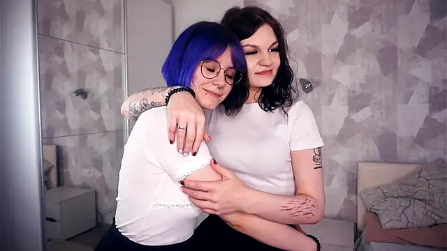 KellePourier online show from 11-20-25, 07:03