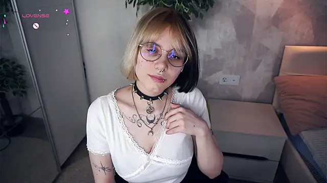 KellePourier online show from 02-06-26, 06:37