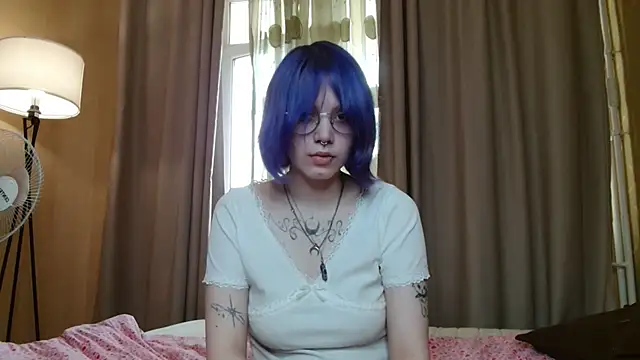 KellePourier online show from 05-15-26, 06:11