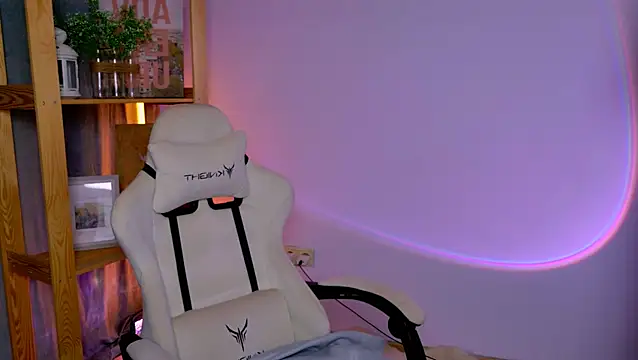 BallerinaCappuchino online show from 11-30-25, 03:18