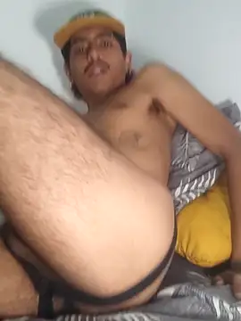 SkinniYamo online show from 10-27-25, 01:34