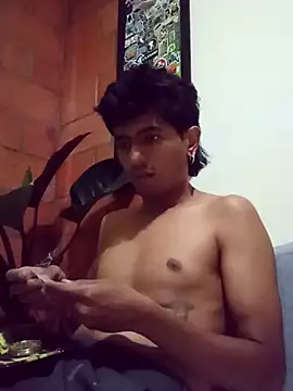 SkinniYamo online show from 06-03-26, 02:56