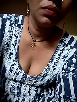 Snapshot of HayatKapoor chatting on 11-07-25, 05:17 HayatKapoor online show from 11-07-25, 05:17