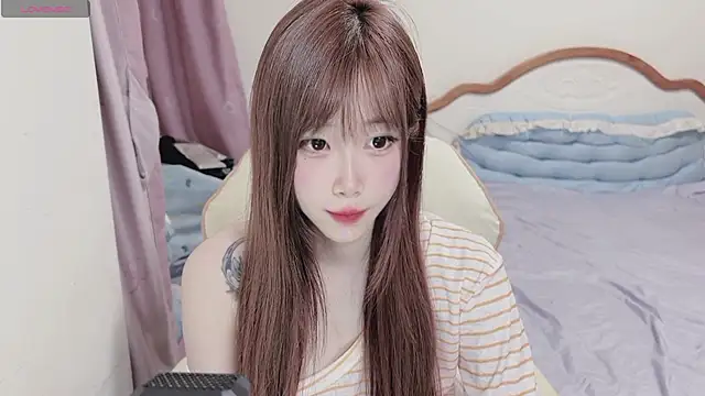 Snapshot of Vivian-88 chatting on 07-11-26, 02:50 Vivian-88 online show from 07-11-26, 02:50
