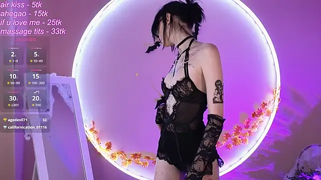 Snapshot of X_xxrayna chatting on 10-28-25, 09:19 X xxrayna online show from 10-28-25, 09:19