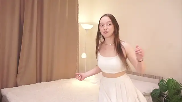 LeonaBelhumeur online show from 10-29-25, 12:37