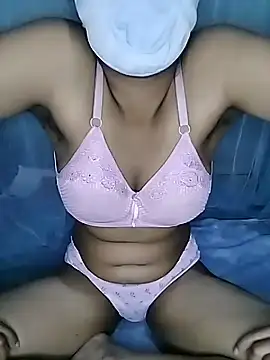 Snapshot of Cutie_Miya chatting on 02-28-26, 01:44 Cutie Miya online show from 02-28-26, 01:44