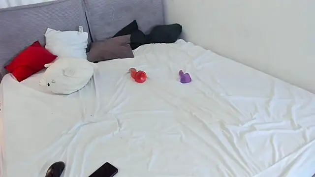 AvenGlow online show from 04-19-26, 05:41