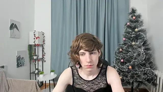 Snapshot of AvenGlow chatting on 12-17-25, 05:12 AvenGlow online show from 12-17-25, 05:12