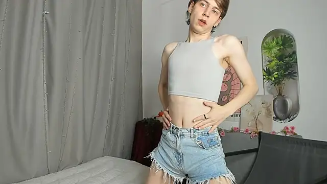 AvenGlow online show from 03-20-26, 03:02