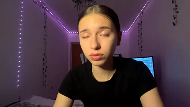 LilithFlamey online show from 11-17-25, 06:12