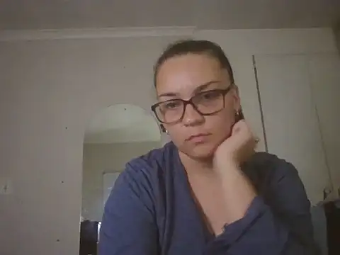 lilMissMarli online show from 11-19-25, 09:04