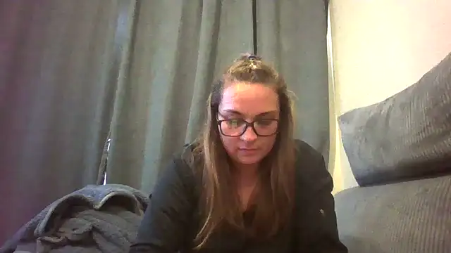 Snapshot of lilMissMarli chatting on 02-20-26, 12:18 lilMissMarli online show from 02-20-26, 12:18