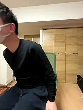 Snapshot of isao752702 chatting on 11-24-25, 12:27 isao752702 online show from 11-24-25, 12:27