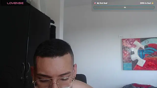 Snapshot of LucaVanden chatting on 10-28-25, 02:05 LucaVanden online show from 10-28-25, 02:05