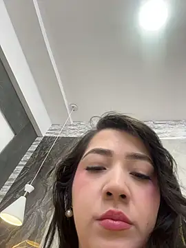 Hannahpradaa  online show from 12-15-25, 11:38