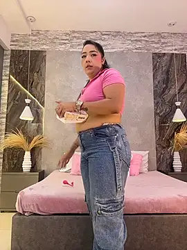 Hannahpradaa  online show from 01-11-26, 11:17