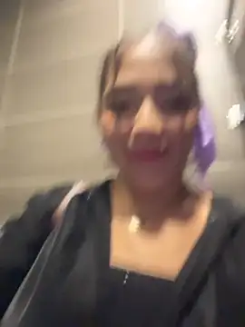 Hannahpradaa  online show from 11-15-25, 12:14