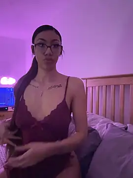 lightskinlatina online show from 12-02-25, 10:44