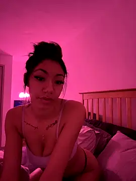 lightskinlatina online show from 11-23-25, 11:04