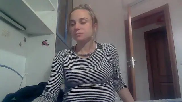 SinnEmily online show from 12-15-25, 09:31