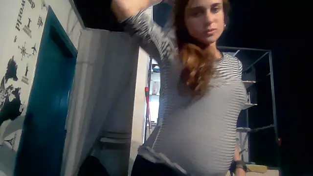 Snapshot of SinnEmily chatting on 10-30-25, 04:15 SinnEmily online show from 10-30-25, 04:15