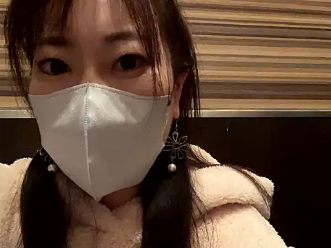 hitomi desu online show from 11-26-25, 02:06