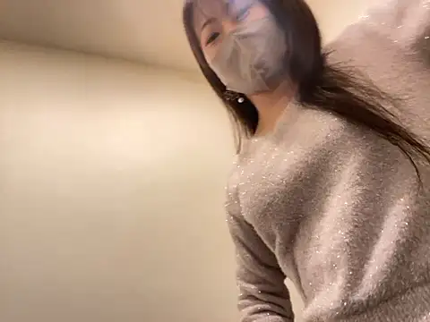 hitomi desu online show from 11-24-25, 02:17