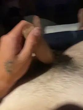 Snapshot of FestiveWolf225 chatting on 11-13-25, 06:34 FestiveWolf225 online show from 11-13-25, 06:34