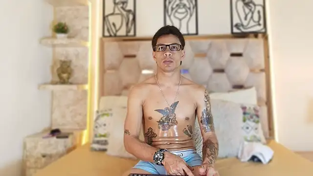 Andrew Haalls online show from 12-18-25, 08:23