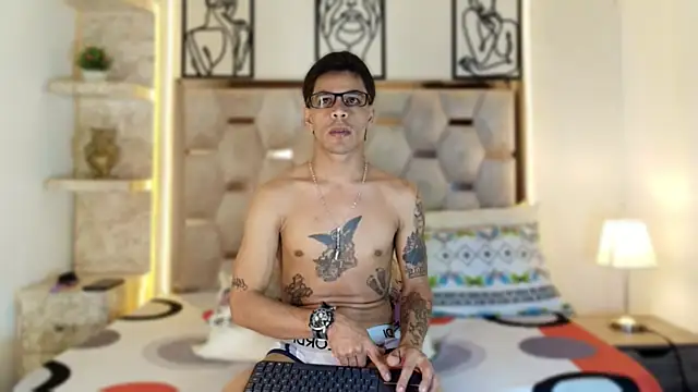 Andrew Haalls online show from 12-21-25, 07:59