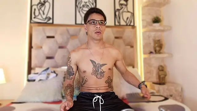 Andrew Haalls online show from 11-15-25, 08:46