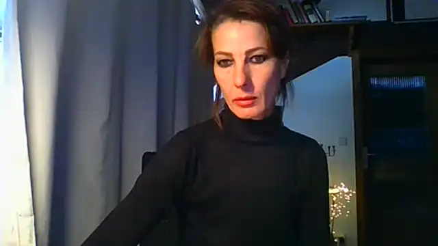 MissDyannis online show from 10-27-25, 02:29