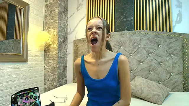 Salome cruxx online show from 01-14-26, 11:25