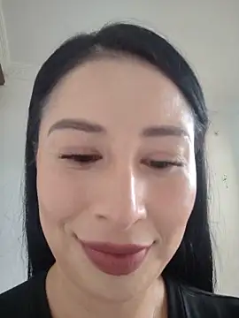 Snapshot of Emma_Hotkiss chatting on 06-21-26, 08:58 Emma Hotkiss online show from 06-21-26, 08:58