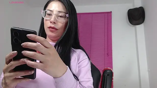 Emma Hotkiss online show from 04-14-26, 11:21