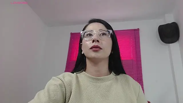 Emma Hotkiss online show from 04-15-26, 07:40