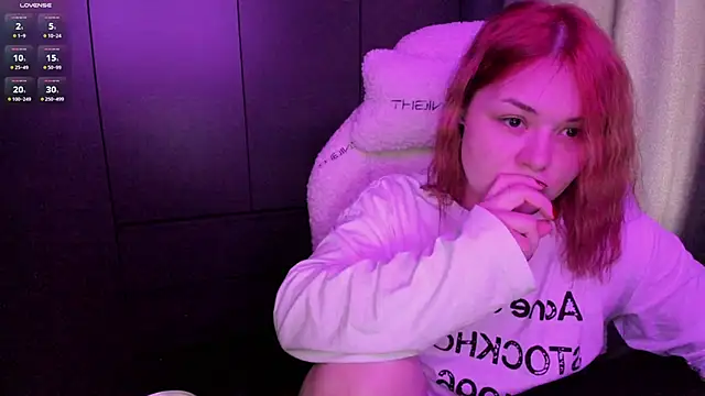 Snapshot of sophia_lix chatting on 06-15-26, 10:04 sophia lix online show from 06-15-26, 10:04