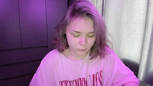 sophia lix online show from 12-18-25, 04:39