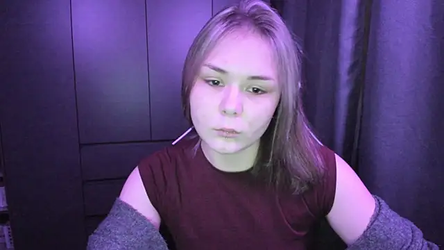 sophia lix online show from 11-30-25, 10:05