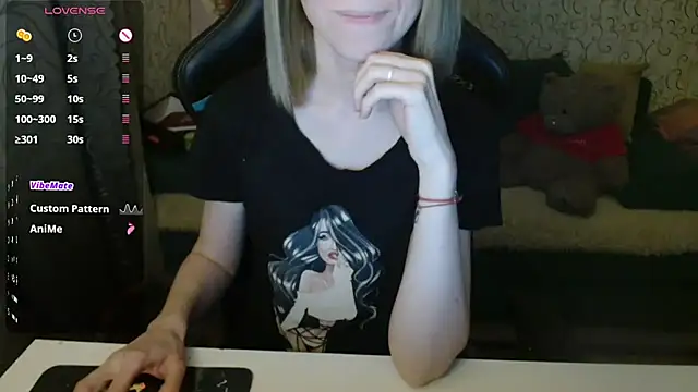 Snapshot of _Alisa_Allison_ chatting on 10-28-25, 02:27  Alisa Allison  online show from 10-28-25, 02:27