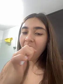 Snapshot of Valentina_ro chatting on 10-27-25, 03:51 Valentina ro online show from 10-27-25, 03:51