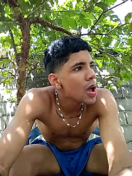 Alex Sweeting online show from 10-27-25, 05:36