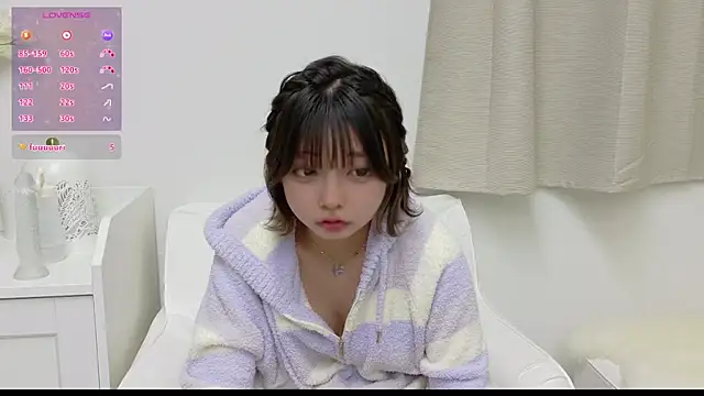 Snapshot of -Yoru- chatting on 02-10-26, 08:57 -Yoru- online show from 02-10-26, 08:57