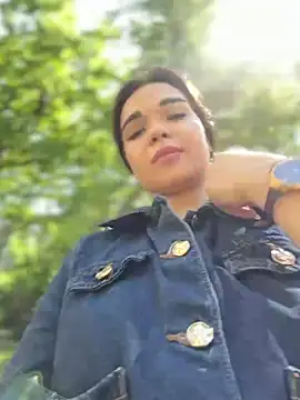Snapshot of BabyShy- chatting on 06-11-26, 02:53 BabyShy- online show from 06-11-26, 02:53