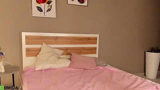 AngelWisee online show from 05-18-26, 03:06