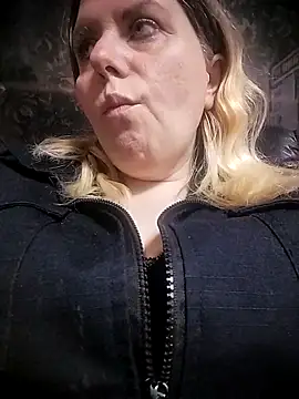 Lana-murr online show from 03-18-26, 06:53