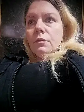 Lana-murr online show from 11-17-25, 06:39